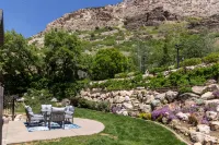 Secluded Haven - Panoramic Views, High-Speed WiFi