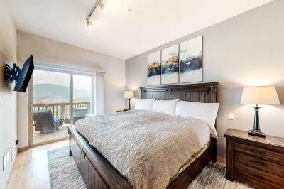 Mountain view home with high-speed WiFi and washer/dryer