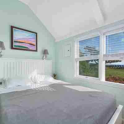 Stunning Water Views and Exclusive Beach Access - Charming Coastal Retreat Rooms