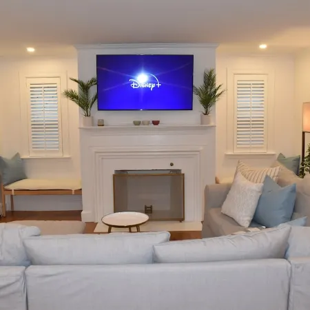 NEW Charming Walk to beach 2-bedroom Coastal Home