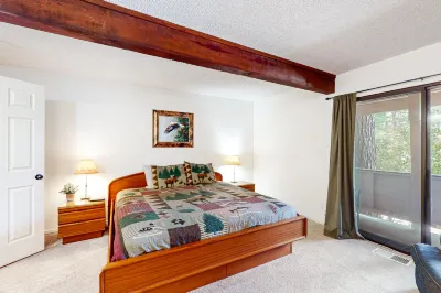 Two-Level Condo w/Shared Outdoor Pool, Free WiFi, Fireplace, & Washer/Dryer