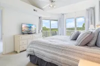 Direct Pool View with Sandy Beach and Boat Slip - Stunning Oasis