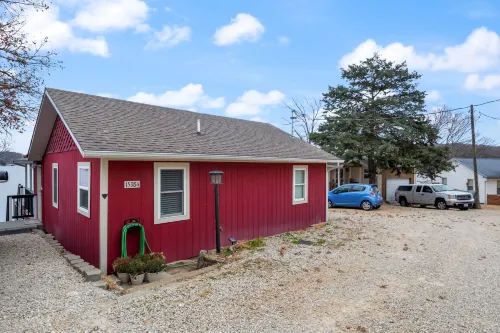 Private Dock and Picturesque Lake Access - Breathtaking Oasis Hotel a Osage Township