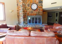 Ski-in Access and Resort Amenities - Spacious Cozy Retreat Hotels in Saint Mary's