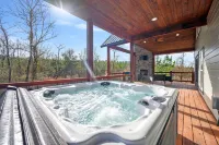 Black Bear Den Hotels in McCurtain County
