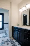 Steps from Breweries and Restaurants, Spacious Hideaway - Elegant Townhome Các khách sạn ở Knox County
