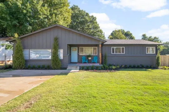 Gorgeous Outdoor Space and Firepit - Charming Boho Chic Haven