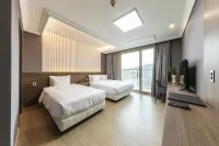 Baekhak Jayuro Resort