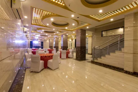 OPO the Royal Residency Отели рядом с достопримечательностью «Tomb of Azim Khan»