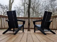 The Bird House ~ A modern treehouse in the forest ~ 15 minutes from downtown