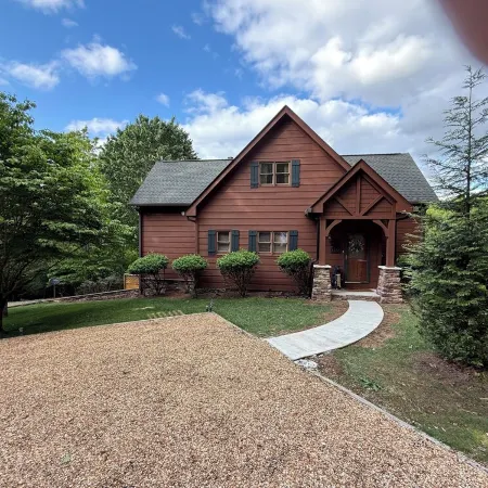 Private, 5 Star Mtn. Home. Amazing LR Views, Hot Tub, 2 Decks, & Game Room!