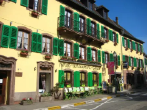 Logis Hôtel-Restaurant Aux Trois Roses