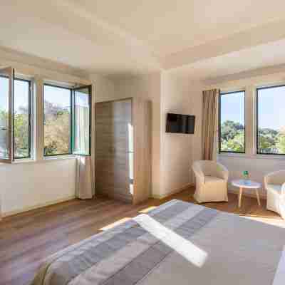 Hotel Catalunya Rooms