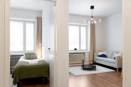 Forenom Serviced Apartments Pori Antinkatu Отели рядом с достопримечательностью «Toejoen Taimiala Oy»