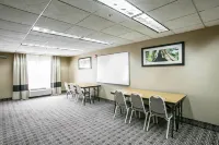 컴포트 스위트 노스웨스트 레이크라인