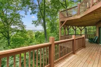 Leyland by AvantStay Cabin Mansion w Views