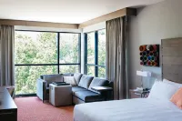Revel Hotel des Moines Urbandale, Tapestry Collection by Hilton Hôtels à : Urbandale