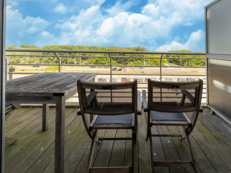 Bright Coastal Stay in Bredene