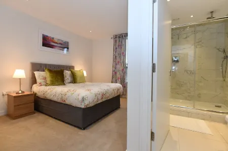 Kew Bridge Apartments Отели рядом с достопримечательностью «Хаунслоу Хит»