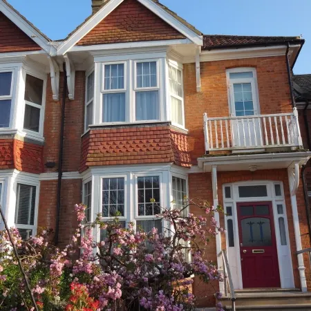 House - Sleeps 8 - Pet Friendly - Garden - Parking