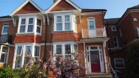 House - Sleeps 8 - Pet Friendly - Garden - Parking - Parking