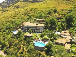 Vardzia Resort
