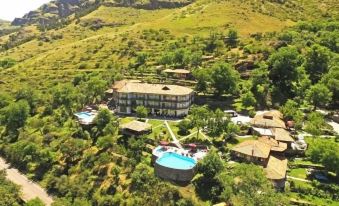 Vardzia Resort