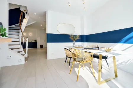 Urban Walls Отели в г. Моленбек-Сен-Жан