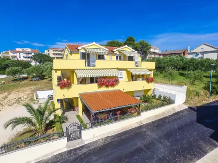 Villa Antonio Отели в г. Drage