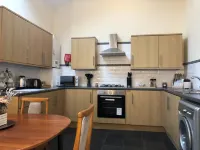St Annes Apartment 4 - Sleeps 6 - Free Parking فنادق في Westby-with-Plumptons