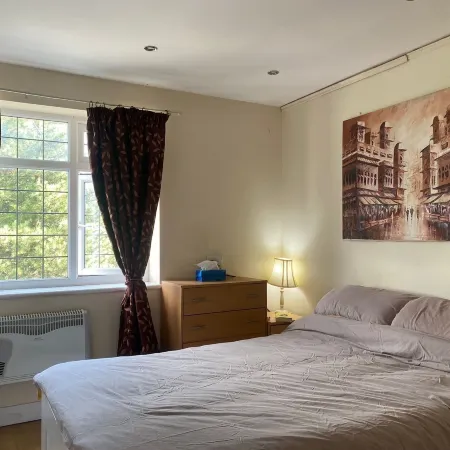 House - Sleeps 2 - Patio - Parking
