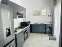 超現代化兩室公寓 - 2082