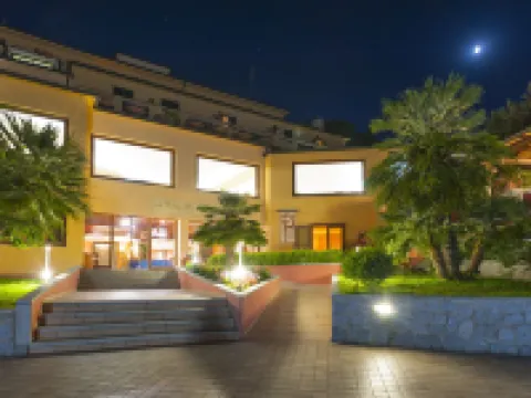 Hotel la Perla Del Golfo Hotels near Poggio