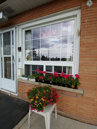 Town and Country Motel in Nipigon