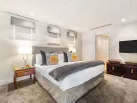 The Peninsula Riverside Serviced Apartments Hotels near Como