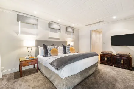 The Peninsula Riverside Serviced Apartments Отели рядом с достопримечательностью «Applecross Art»