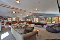 Winding Way Chalet 3 Bedroom Home Hotels in Chittenden