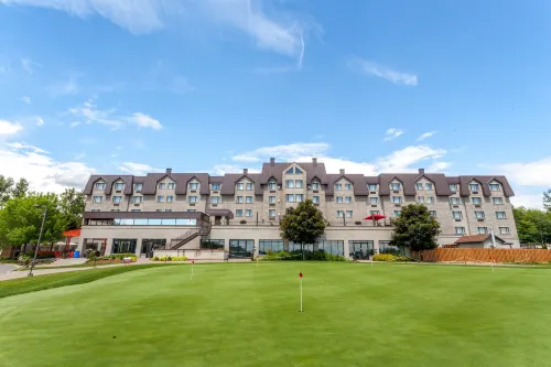 DoubleTree by Hilton Quebec Resort Hotels in Lac-Delage