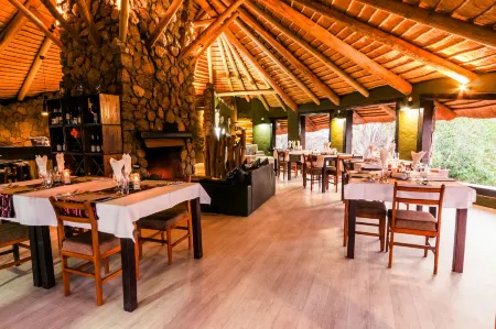 Ondudu Safari Lodge Отели в г. Омаруру