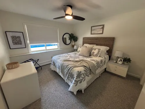 Modern coastal retreat w/ pool,  close to beaches and golf courses.