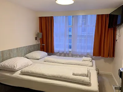 Hotel Damrak Inn Các khách sạn gần National Monument