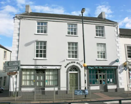 ハミルトン ハウス ホリデイ アパートメンツ ダウンパトリックのホテル
