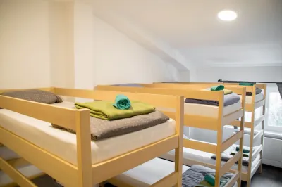 Wine Hill Hostel Hotel di 