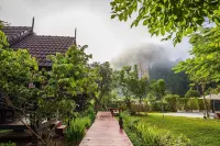 Montania Lifestyle Hotel Hotels near Bang Hua Rat