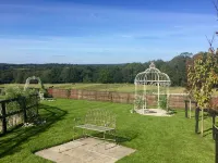 The Farmhouse - Sleeps 12 with Private Grounds - 3-Star