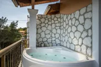 Aloe Apartments by Konnect, 500m from Dassia Beach