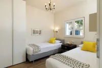 Private Seaside Jacuzzi Villa Anadea -  Ferienhäuser