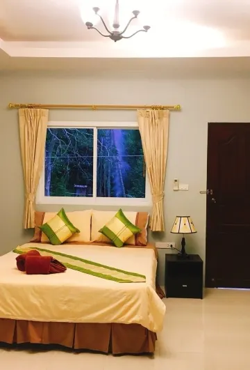 ห้องดีลักซ์คู่พร้อมเตียงคู่-ห้ามสูบบุหรี่