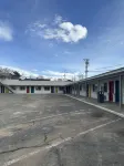 Signature Inn Winnemucca - parking
