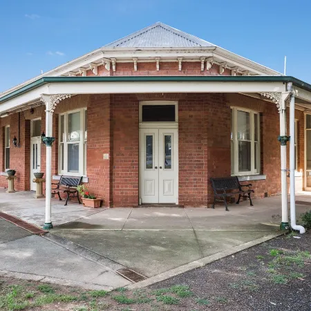 Lancefield Guest House Отели в г. Лансфилд